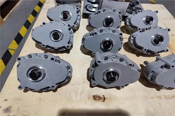 上海艾思捷制冰機(jī)減速機(jī).jpg 上海艾思捷制冰機(jī)減速機(jī).jpg