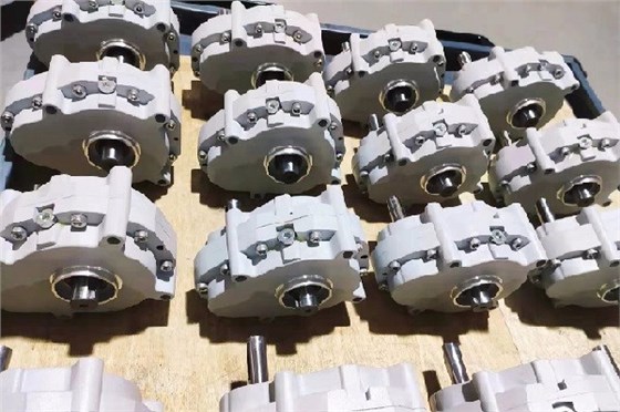 上海艾思捷制冰機(jī)減速機(jī) (2).jpg 上海艾思捷制冰機(jī)減速機(jī) (2).jpg