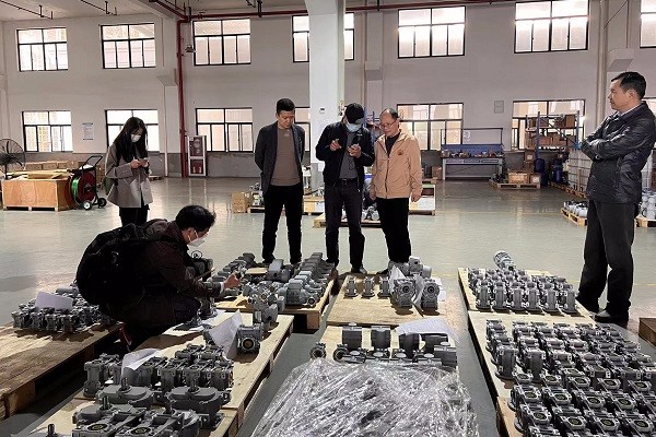 艾思捷歡迎西門子醫(yī)療器械有限公司來廠區(qū)進(jìn)行合作考察 .jpg