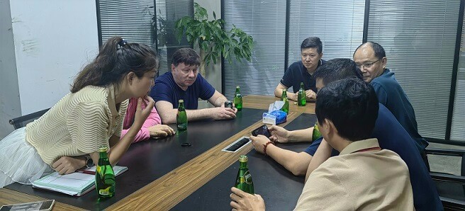 盛總與顧總對俄羅斯新項(xiàng)目展開討論 (2).jpg